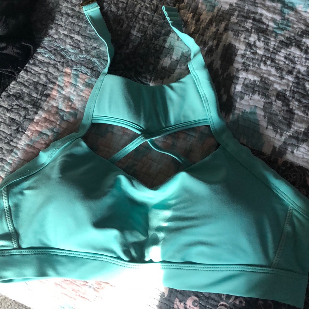 Chester sports bra